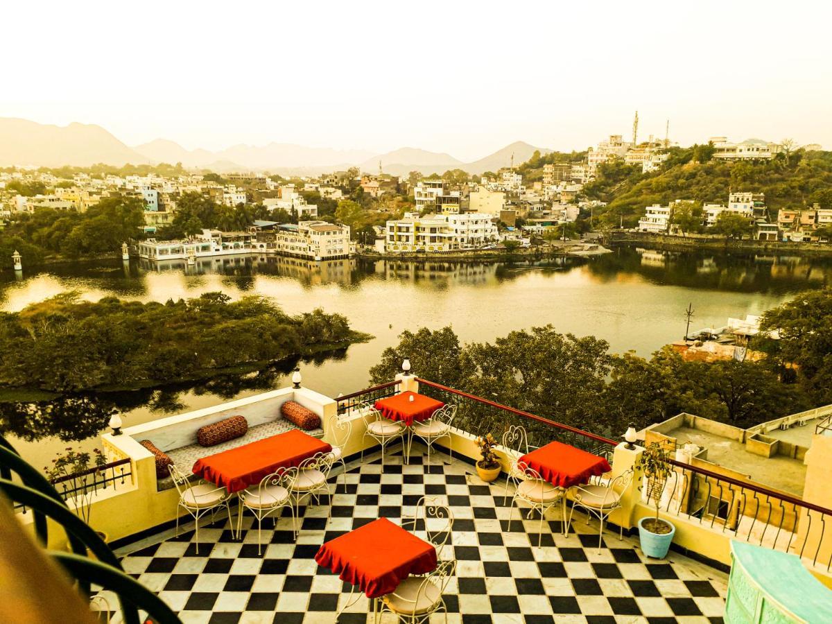 Hotel Mewari Villa Удайпур Экстерьер фото