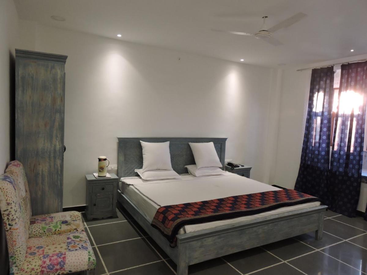 Hotel Mewari Villa Удайпур Экстерьер фото
