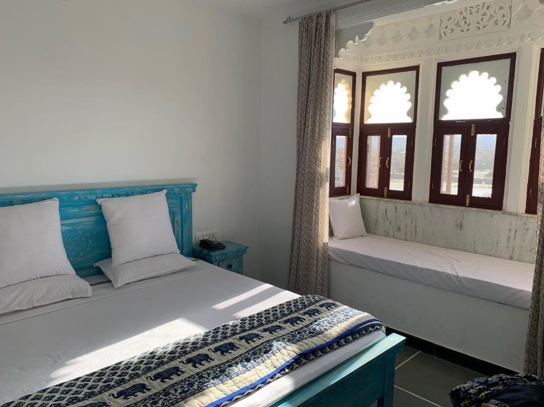 Hotel Mewari Villa Удайпур Экстерьер фото