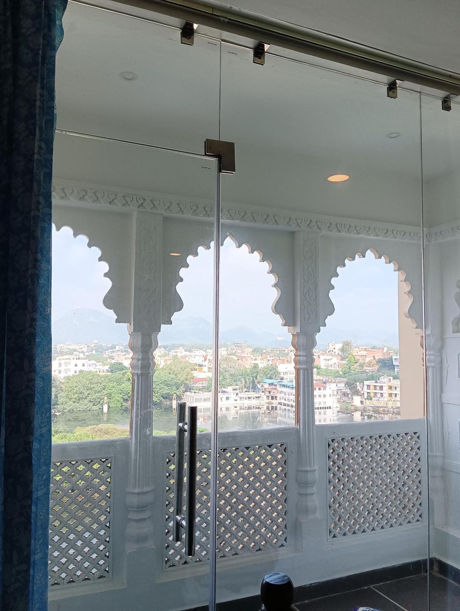 Hotel Mewari Villa Удайпур Экстерьер фото