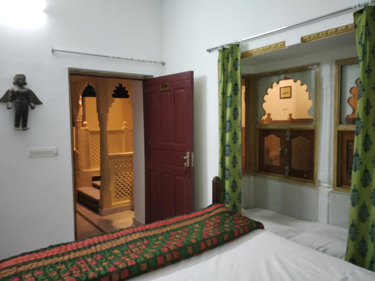 Hotel Mewari Villa Удайпур Экстерьер фото