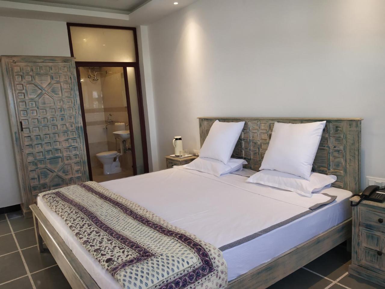 Hotel Mewari Villa Удайпур Экстерьер фото
